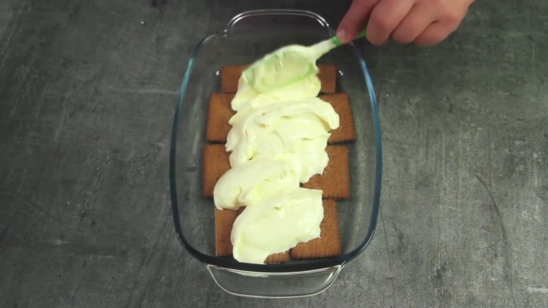Бабината непечена торта с ванилов крем
