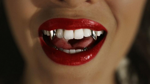 Запасете се с чесън! Най-страшните и зловещи истории за вампири от целия свят 