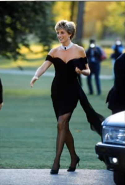 Светът бе шокиран: Това е най-скандалната рокля, с която се е появявала принцеса Даяна! (СНИМКА/ВИДЕО)