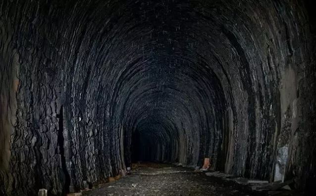 какво се крие в тайният тунел