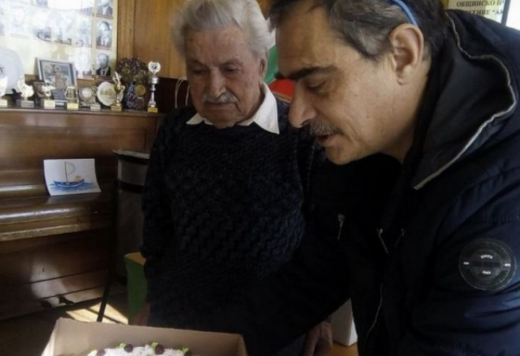 Дядо Сандьо чукна 104 години без лекарства и доктори и разкри тайните си за дълголетие