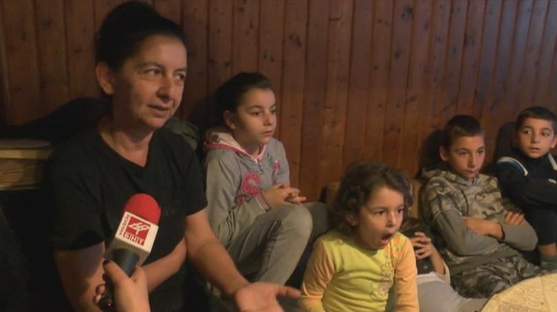 Достойна българска майка се грижи за 13-те си деца