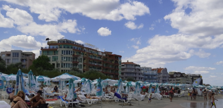 плажната ивица на България ще е разделена на две