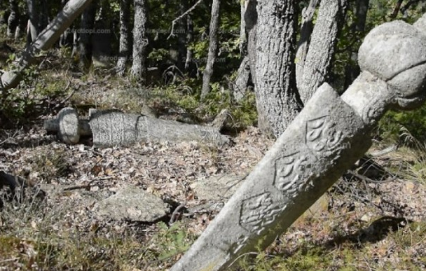 Мистериозно гробище в Родопите