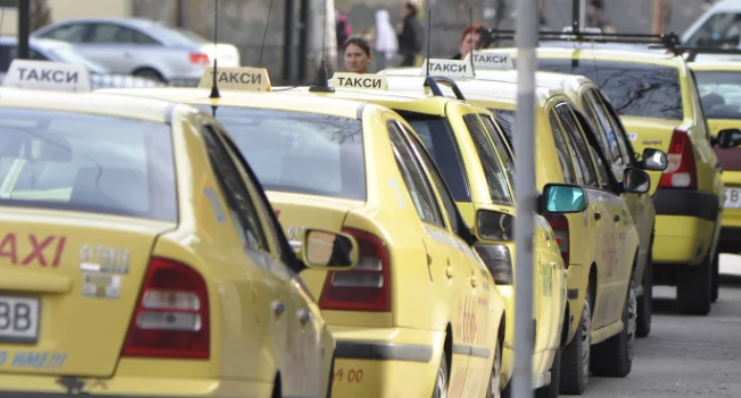 Таксиметровите шофьори искат да надуят цените