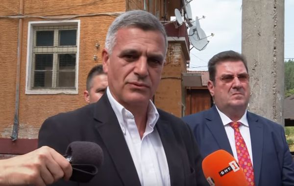 Падне ли правителството Стефан Янев става Виктор Орбан за България!