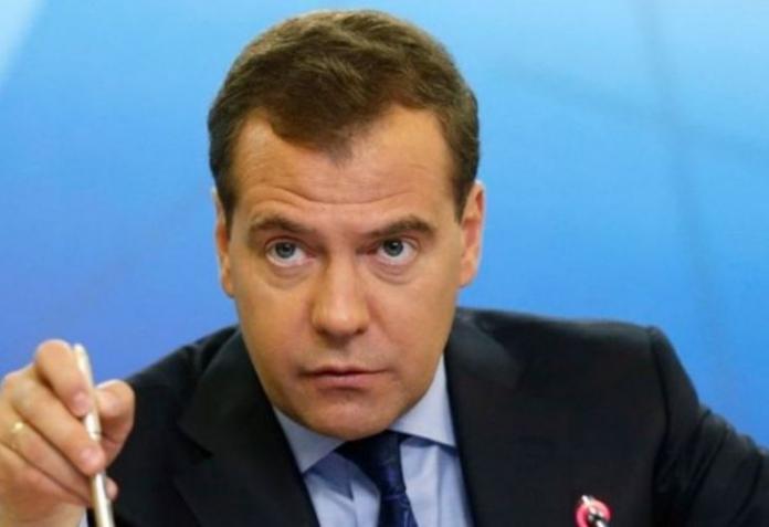 Медведев размаха пръст към ЕС: Мерете си приказките господа!