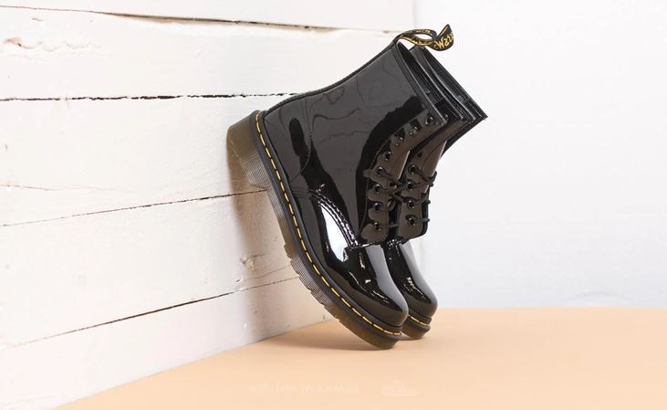 Dr. Martens или защо да искаме "визитация" за своя гардероб