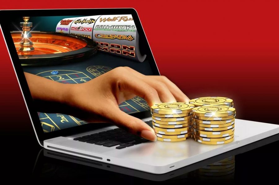 Как мога да играя онлайн казино игри безплатно?