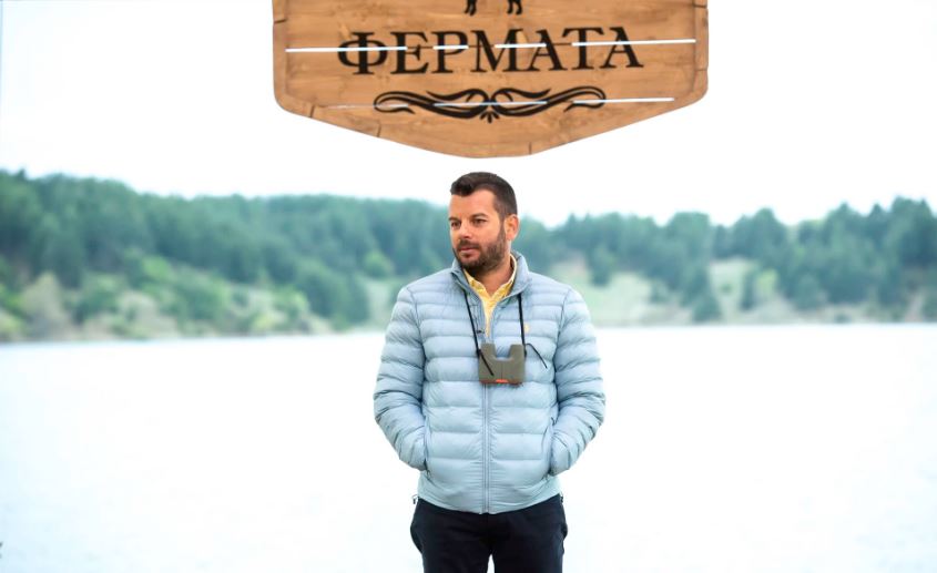 Продуцентите на "Фермата 8: Мостът на времето бесни". Задкулисието изплю най-криеното име."