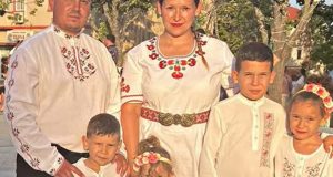 Унищожиха ги! Семейството на Димитър Станчев затваря пчеларската ферма в Странджа изнася се от България