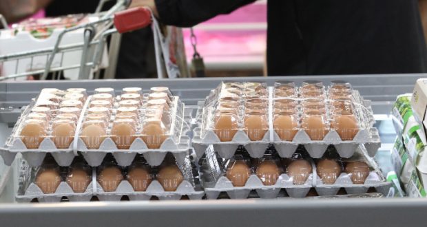 Тази СНИМКА вбеси хиляди българи - ето колко струва кора яйца в Лондон