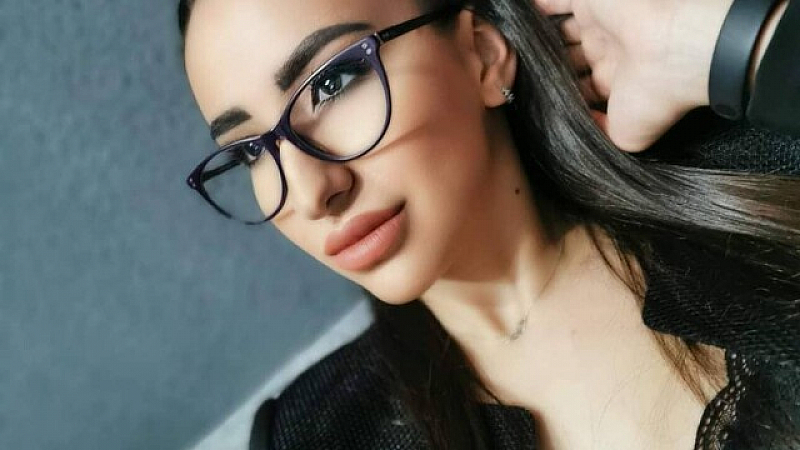Майката на полицайката – Симона Радева вдигна ръце от нея! Призна що за развратна отрепка е щерка й и че мястото й е в затвора