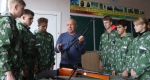 Готвят задължително военно обучение за учениците в България