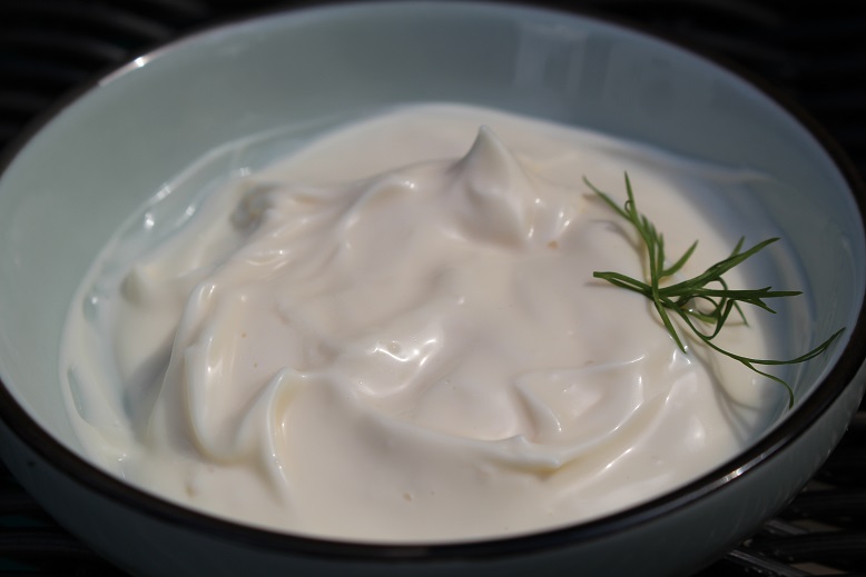 Това е любимата ми рецепта за домашна майонеза – получава се гъста и много вкусна