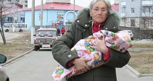 За първи път тя стана майка на 65 години. Изминаха 10 години: как живеят тя и дъщеря й сега