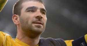 Футболист №1 на България за 2014 г. стигна до просешка тояга