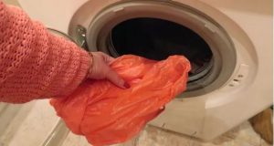 Лайфхак от баба: Сложете обикновена найлонова торбичка в пералнята и ефектът няма да закъснее!
