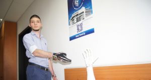 ЗА ПРИМЕР! Студент от ТУ Пловдив създаде роботизирана протеза на ръка