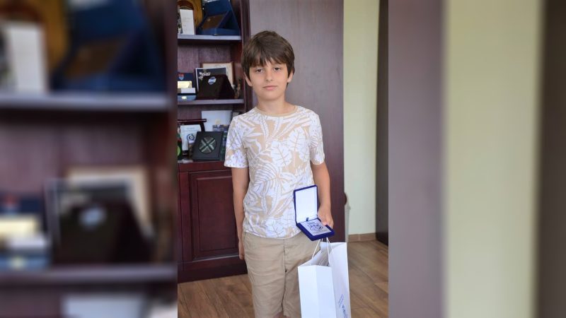 Нека аплодираме 9-годишния Иван който постигна максимален резултат на IQ-теста на Менса! Само 2% в света го могат!