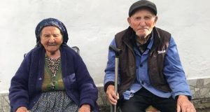 Семейство столетници от Родопите доживели век с мед и ракия