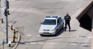 Цяла България говори за този полицай и това което направи точно в 12 часа (Видео)