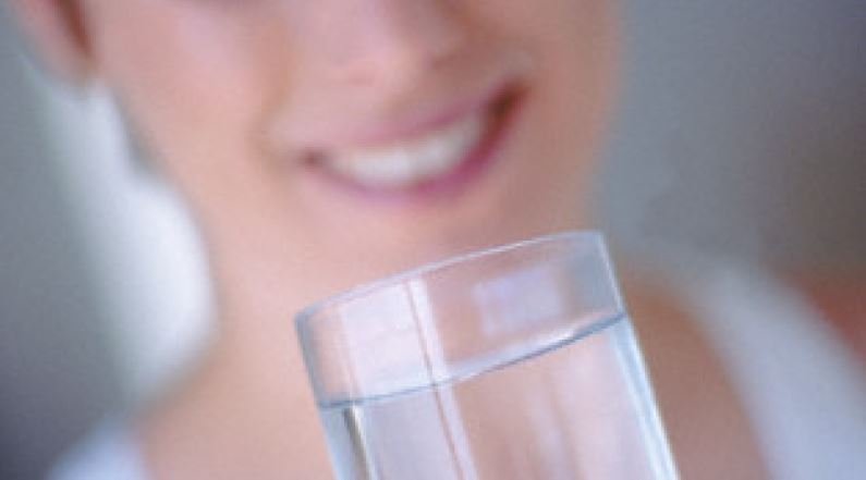 6 болести които се лекуват само с пиене на вода