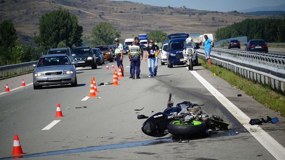 Нова трагедия на пътя: Известен бизнесмен е загинал в жестока катастрофа в Бургаско / СНИМКА
