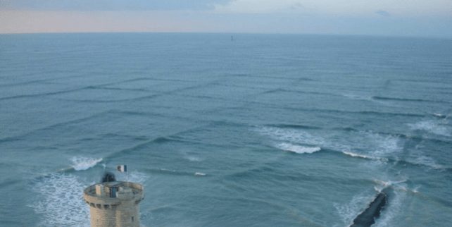 Ако видите че в морето се образуват квадратни вълни – бързо се отдалечете