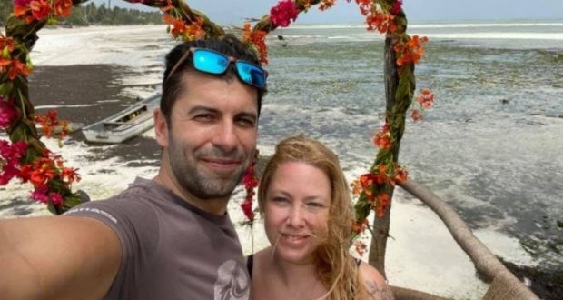 Кирил Петков заведе жена си на гръцки остров (Снимка)