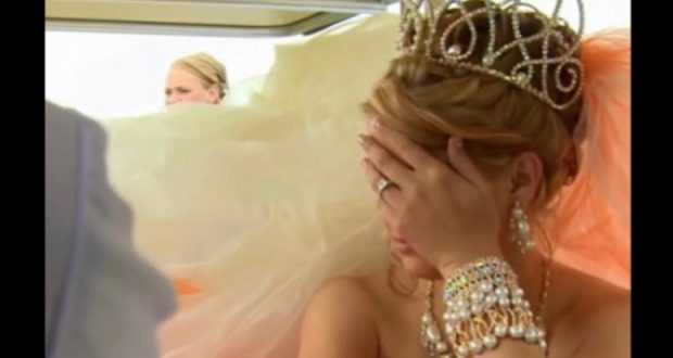 Свекърва се опита да отрови бъдещата си снаха на сватбата й - гостите в залата онемяха от реакцията на младоженеца: