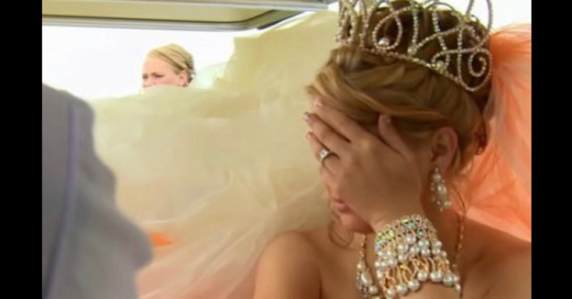 Свекърва се опита да отрови бъдещата си снаха на сватбата й - гостите в залата онемяха от реакцията на младоженеца: