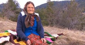 За пример! 84-годишната баба Минка върви 15 км в гората за час и половина