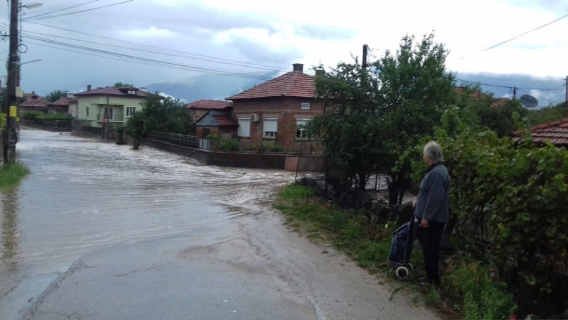 Безобразие! Година след наводненията: 375 лева получила баба Дела от Каравелово за разрушения си дом
