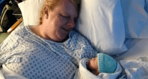 48-годишна жена изпита майчинството за първи път след 18 неуспешни опита