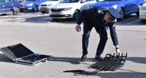 Ножиците идват в България: КАТ почва да пука гумите на джигитите