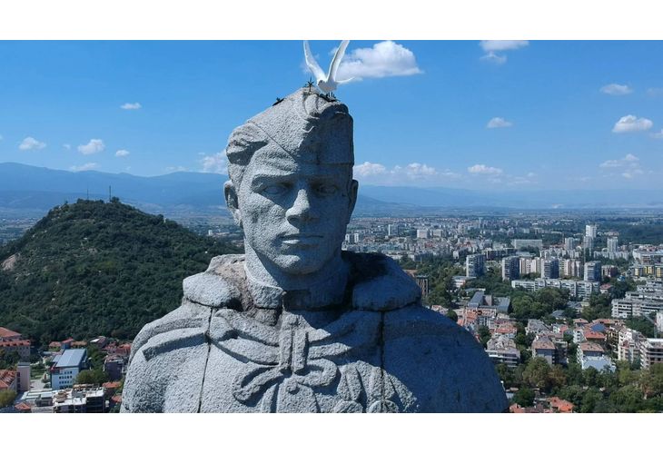ЗА или ПРОТИВ премахването на паметника на "Альоша"