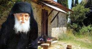 Старецът Паисий от Света гора с черно пророчество за света: Мъртво море ще се превърне в гроб кръв ще се лее на Балканите!
