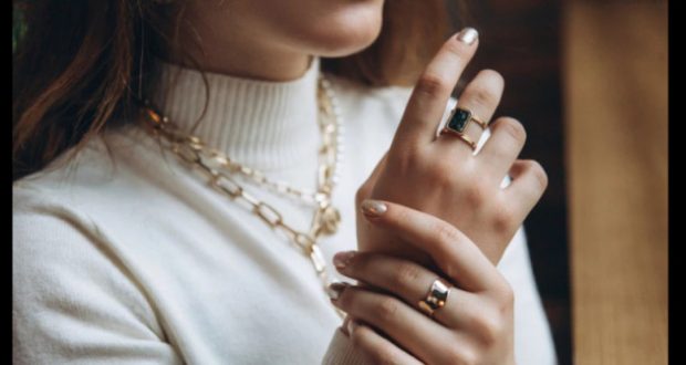На кой пръст обичате да носите пръстените? Ето скритите желания които имате и тайните съобщения които изпращате