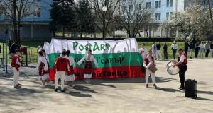 Емоционална покана за бал в Пловдив почти цялото училище се хвана на хорото
