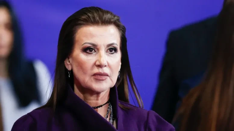 Илияна Раева: Няма път назад за предателката Краснобаева 4 момичета от ансамбъла се отказват