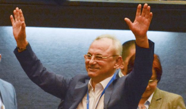 След провала на изборите Ахмед Доган бяга в Турция