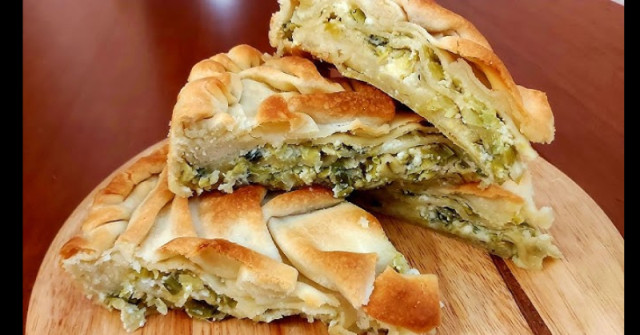 Комат-баница - само братята македонци могат да измислят такава вкусотия! Гореща е разкошна студена е още по-вкусна: