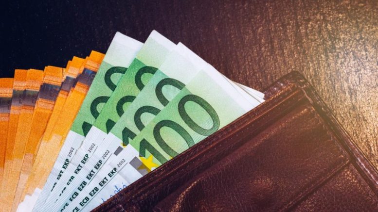 Формулата за заплатите: 1024.51 лв стават 523.83 евро