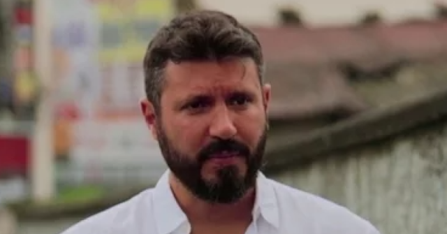 Мартин има още едно дете освен дъщерите си-Снимка с децата