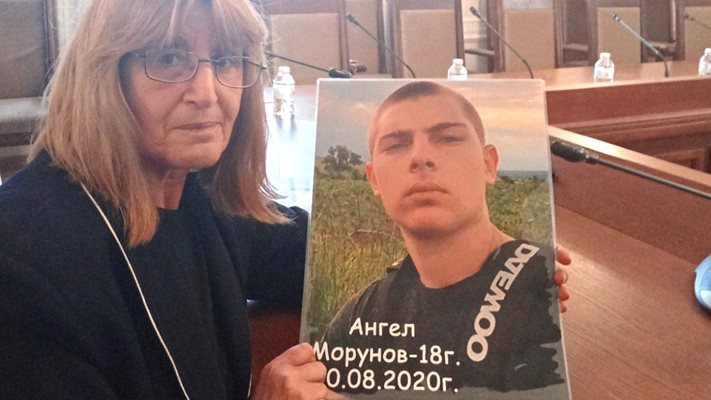 Почернената баба на 18-годишния Ангел Морунов разкрива: Георги е с 5 акта и 19 фиша след смъртта на внука ми
