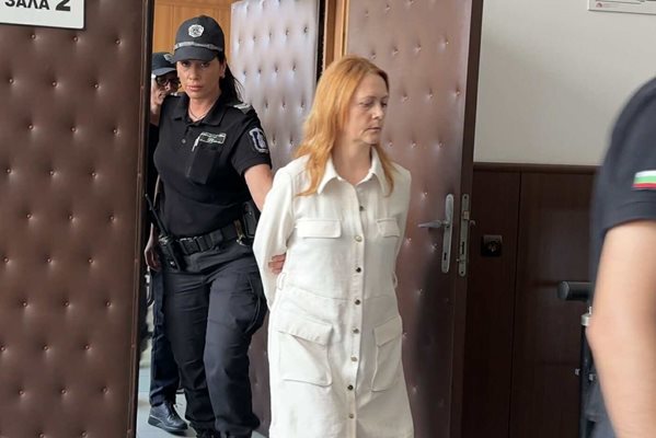 Над 1 млн. лева намерени в дома на пловдивските лекари, продавали метадон
