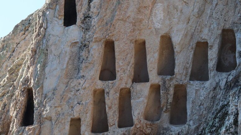 Портите към Отвъдния свят се намират в България