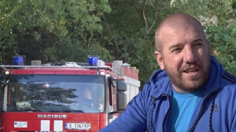 Динко от Ямбол си купи пожарна: „Когато огънят тръгне, няма време за чакане"