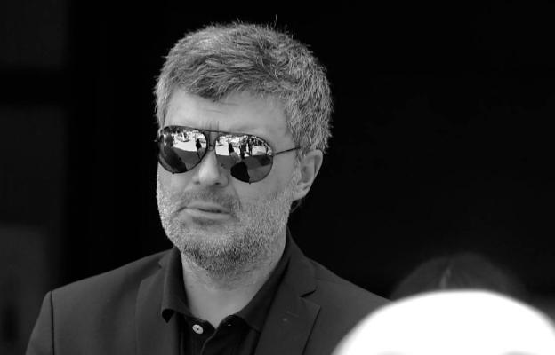 ПЪРВИ КАДРИ от поклонението на Тодор Славков - ето кои звезди го изпратиха: